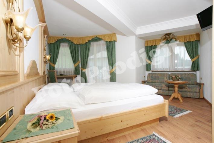 Hotel La Montanina Селва ди Вал Гардена Екстериор снимка